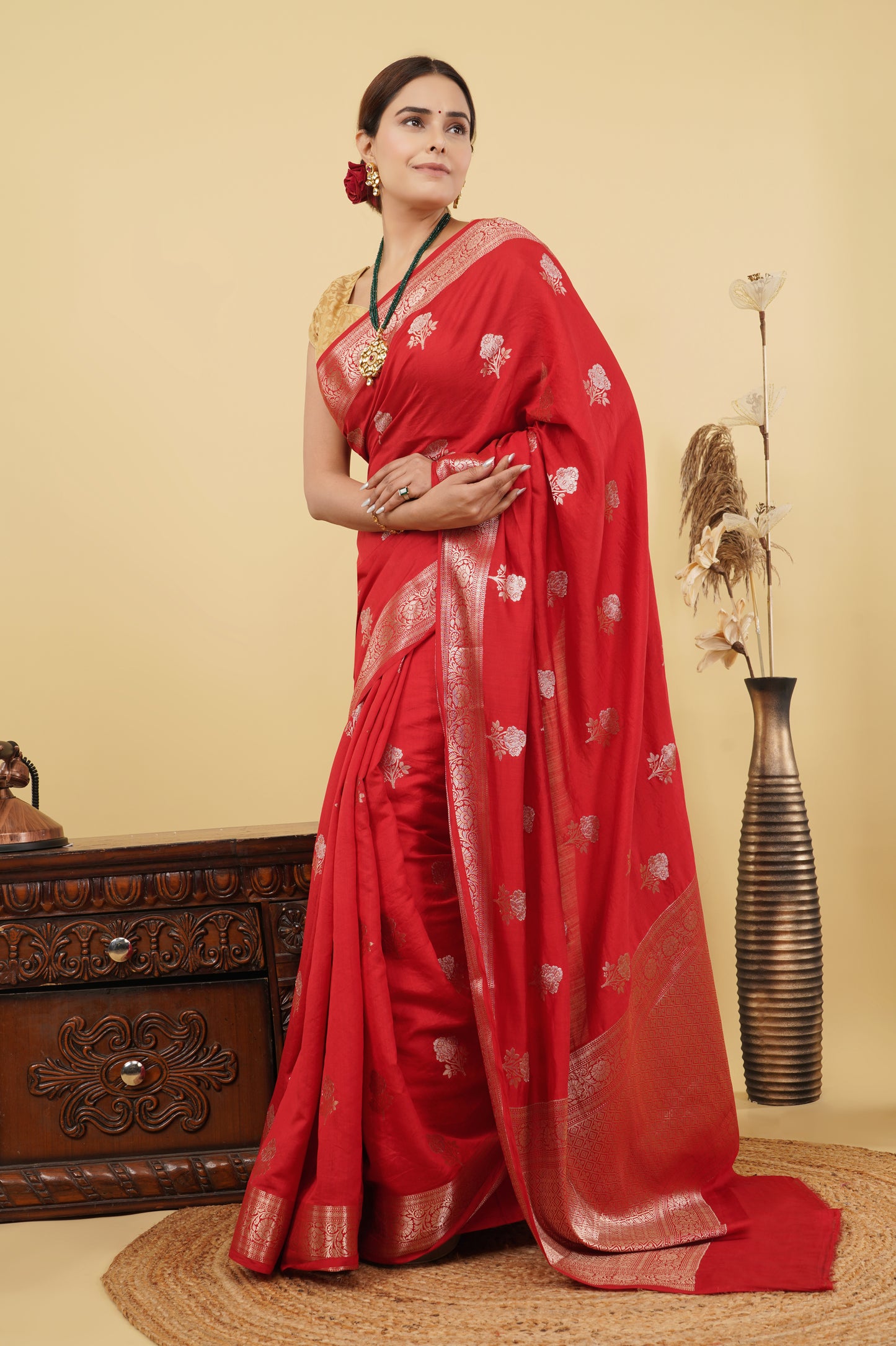 Chiniya Silk Saree – Elegant Red