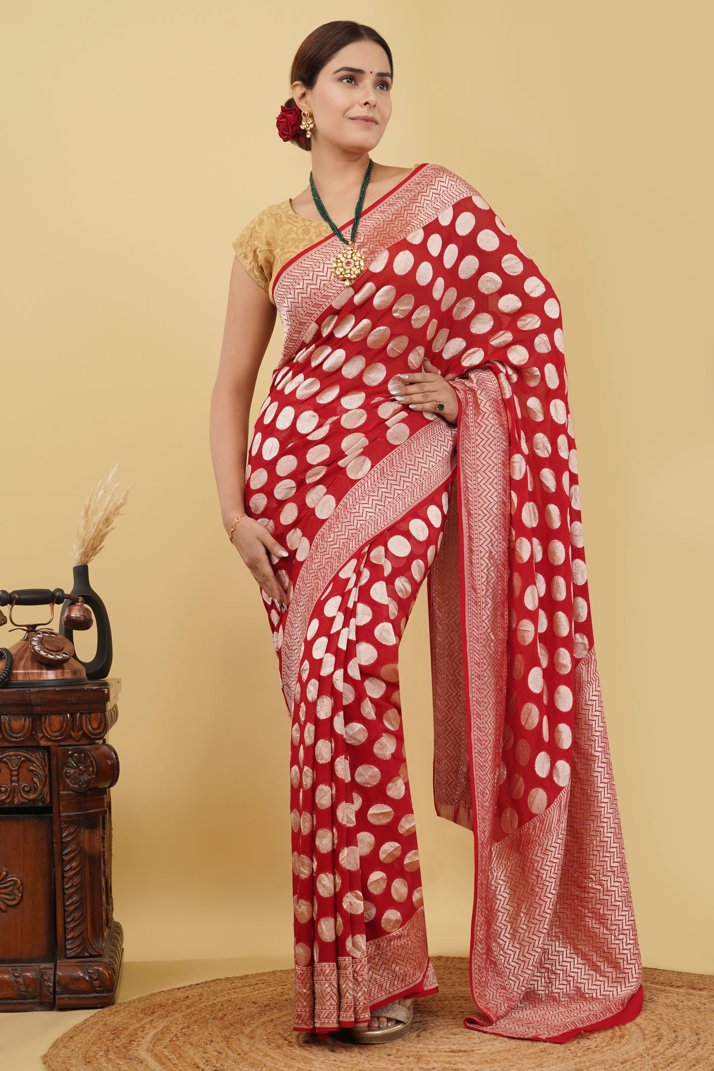 Khaddi Georgette Saree With Water Zari