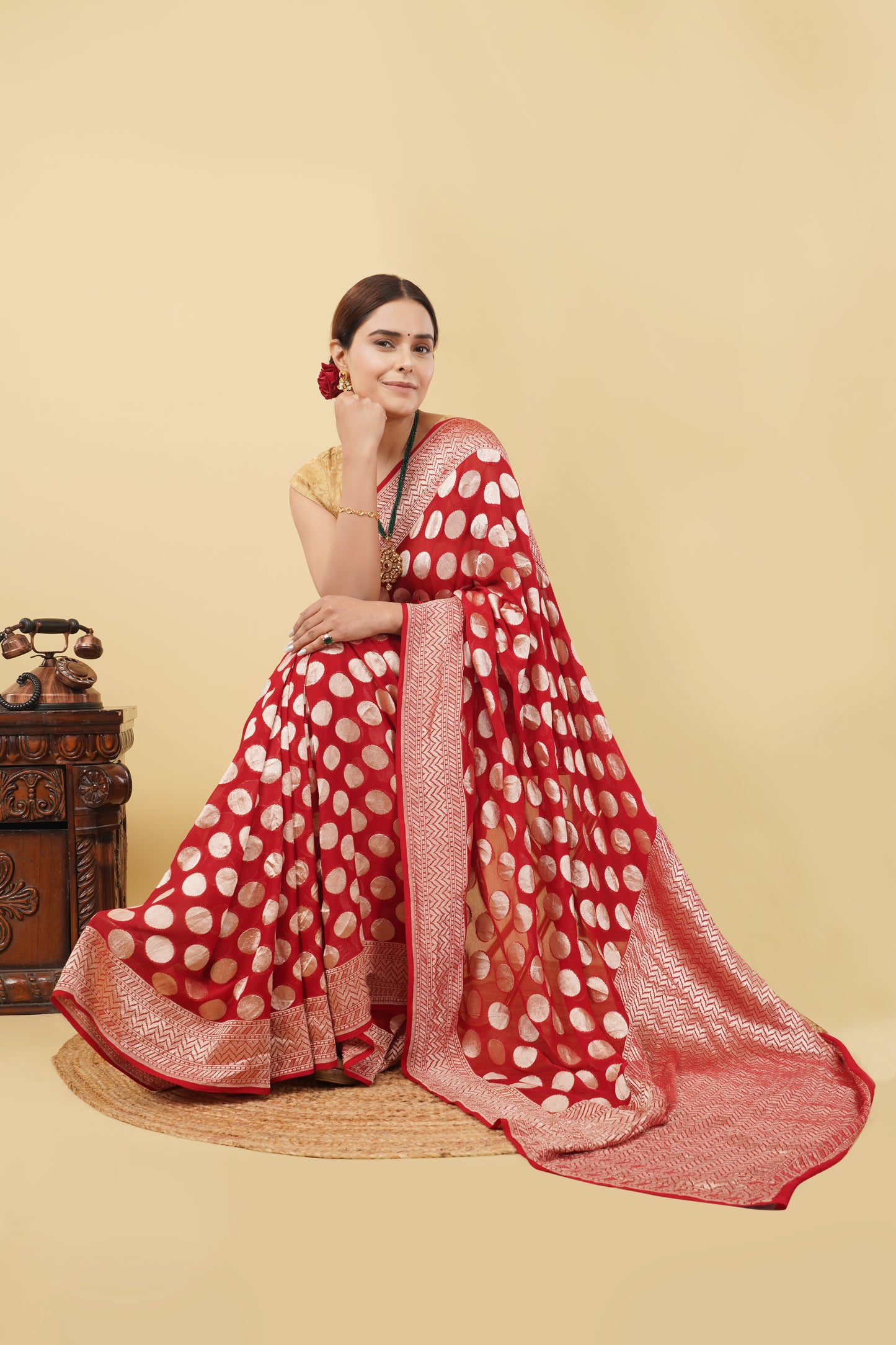 Khaddi Georgette Saree With Water Zari