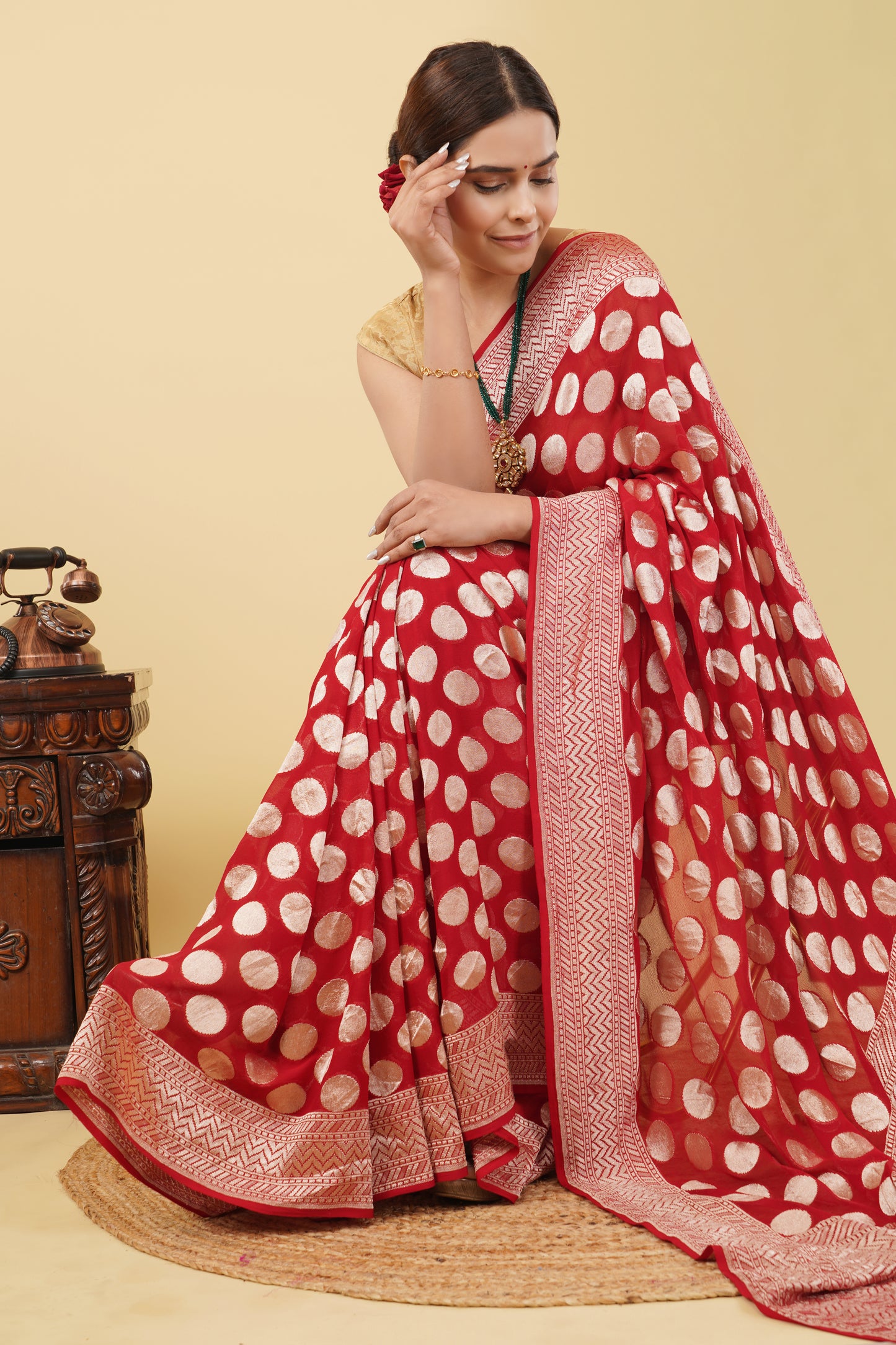 Khaddi Georgette Saree With Water Zari