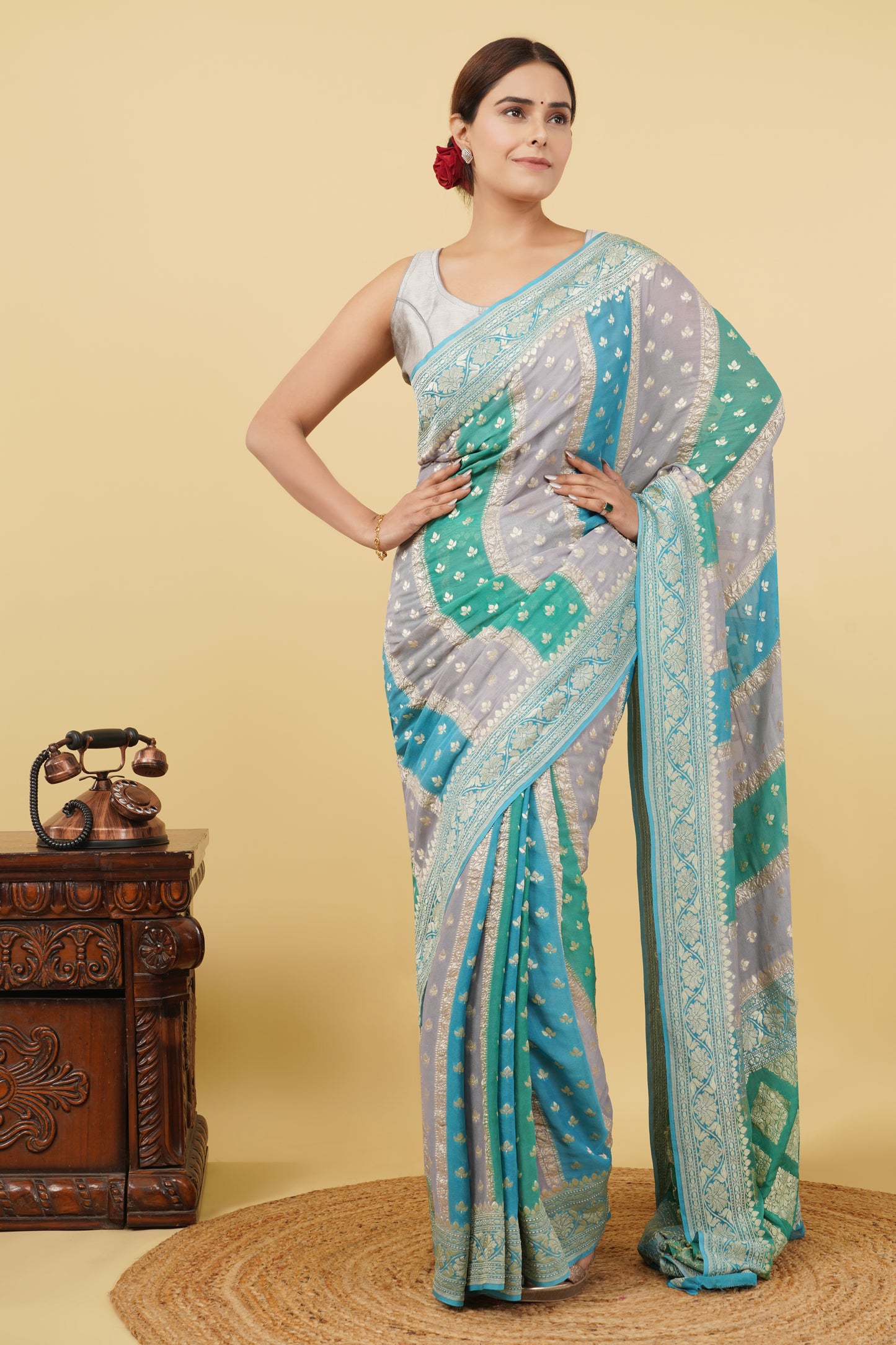 Khaddi Georgette Saree With Water Zari